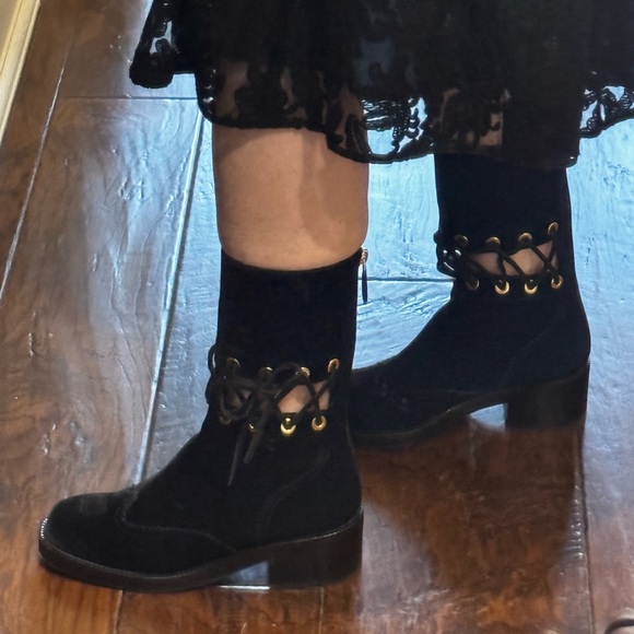 CHANEL Velvet Mid calf boot, Sz 37 - Picture 9 of 15